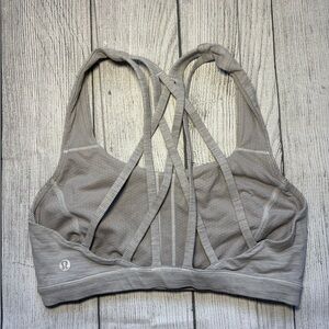 Lululemon grey striped sports bra — ⋆｡°✩